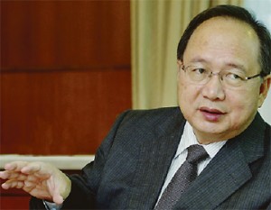 Malaysia's Commodities Minister Bernard Dompok