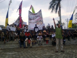 Indigenous community protest during President SBY's visit